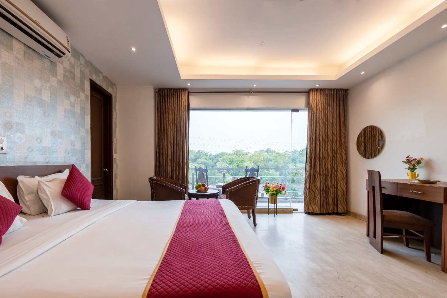 Top Hotels Closest to Apollo Hospital